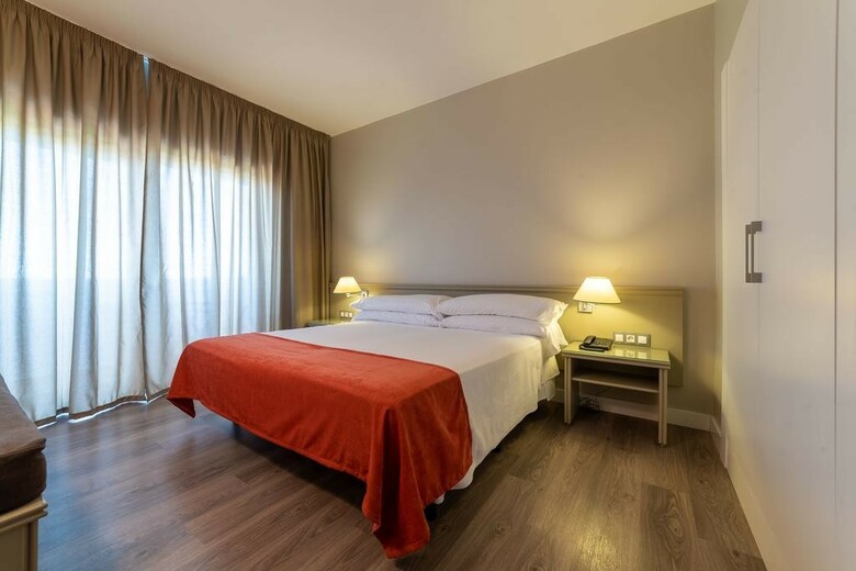 Hotel Pato Rojo