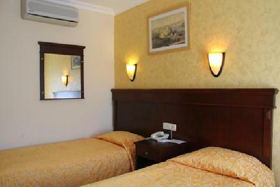 Hotel Crystal
