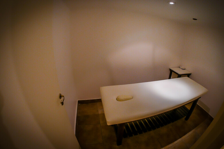 Elegance Hotel