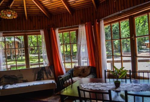 Albergue Hostal Y Caba�as Los �irres