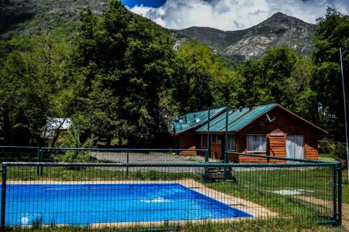Albergue Hostal Y Caba�as Los �irres