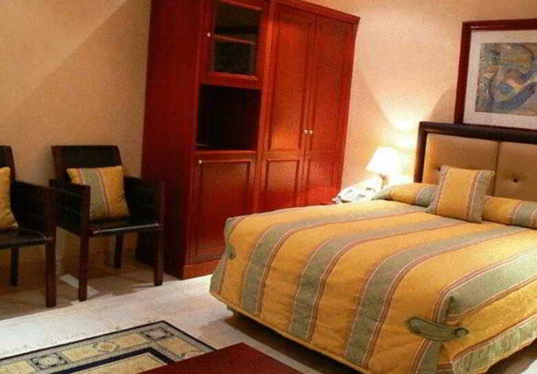 Hotel Al Bustan