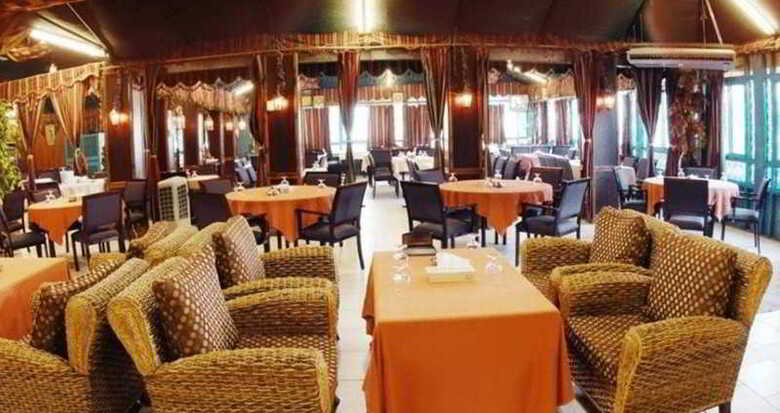 Hotel Al Bustan