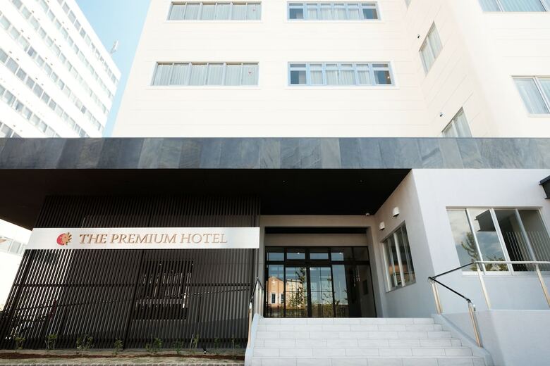 The Premium Hotel In Rinku