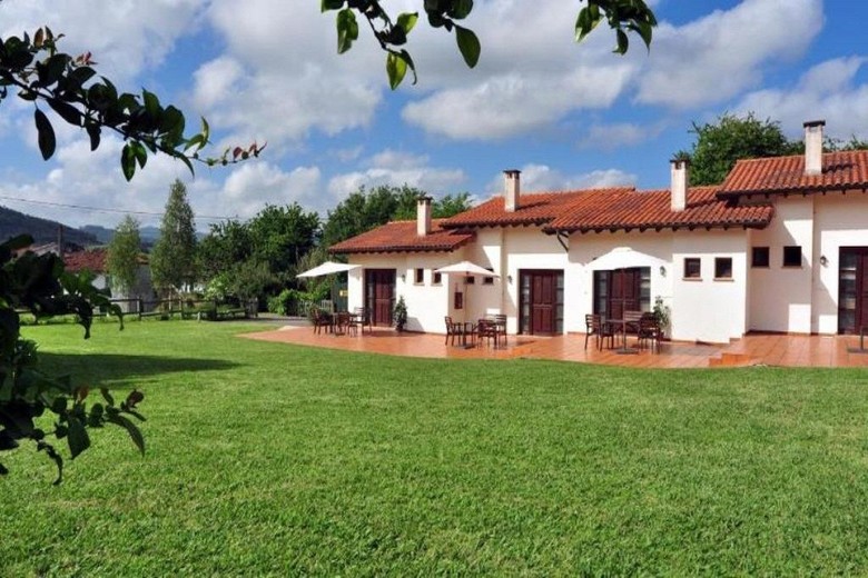 Apartamentos La Casona De Terienzu