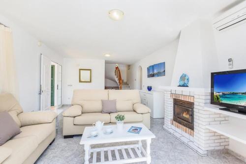 Cala'n Blanes Villa Sleeps 9 Pool Air Con Wifi