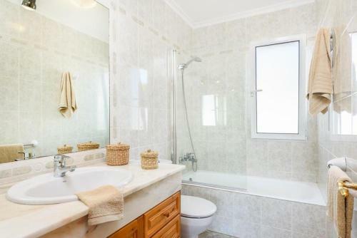 Cala'n Blanes Villa Sleeps 9 Pool Air Con Wifi