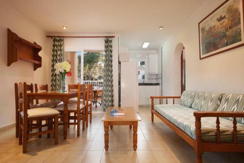Cala San Vicente Villa Sleeps 4 Pool T184178