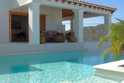 Cala Vadella Villa Sleeps 7 Pool Air Con Wifi