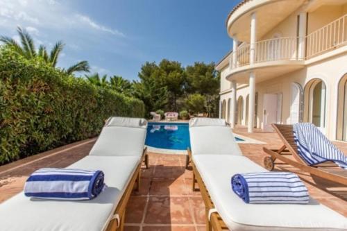 Cala Tarida Villa Sleeps 4 Pool Air Con T251912