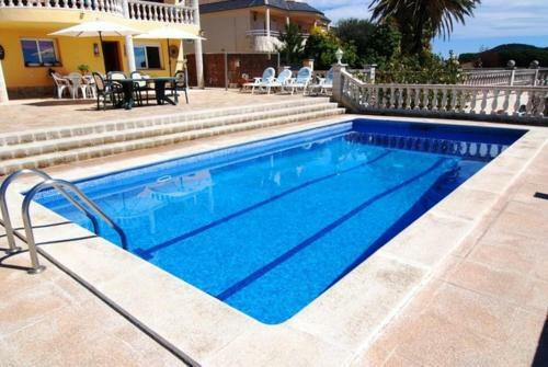 Arenys De Munt Villa Sleeps 4 Pool Wifi