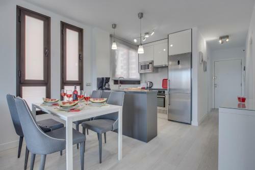 Modern 2 Bedroomed Apartment Los Cristianos Center