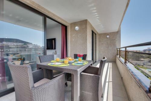 Modern 2 Bedroomed Apartment Los Cristianos Center