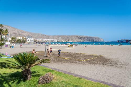 Modern 2 Bedroomed Apartment Los Cristianos Center