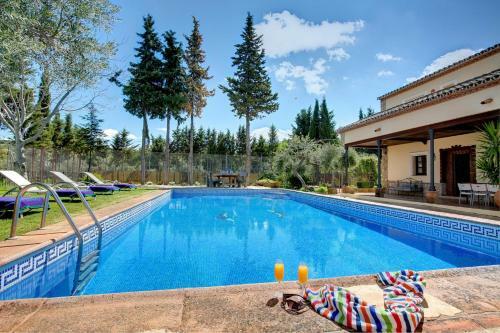 Arriate Villa Sleeps 8