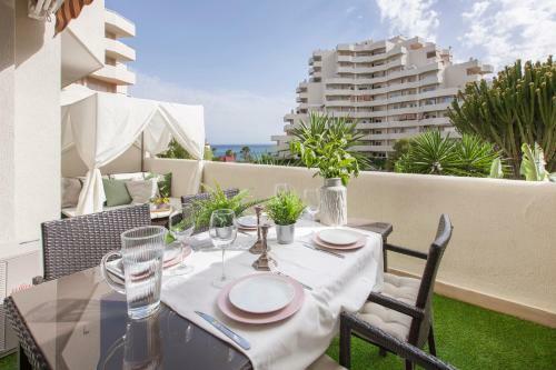 Luxury Frontal Sea 1 Bedroom Apartment Stylish