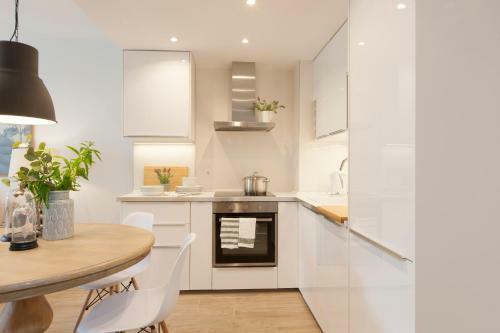 Luxury Frontal Sea 1 Bedroom Apartment Stylish
