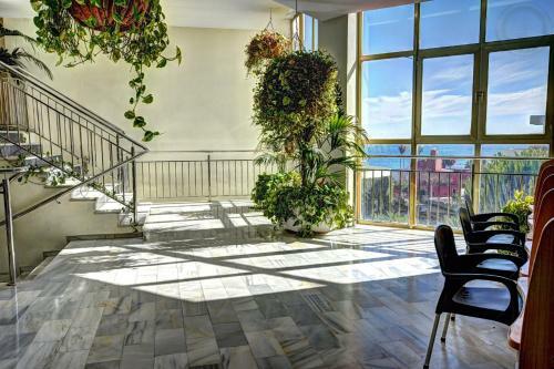 Luxury Frontal Sea 1 Bedroom Apartment Stylish