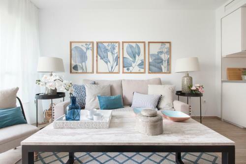 Luxury Frontal Sea 1 Bedroom Apartment Stylish
