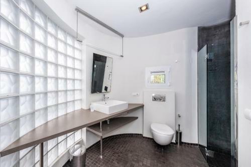 Villa White Pearl Binibeca - Lujo Moderno En Binibeca Para 9 Pax