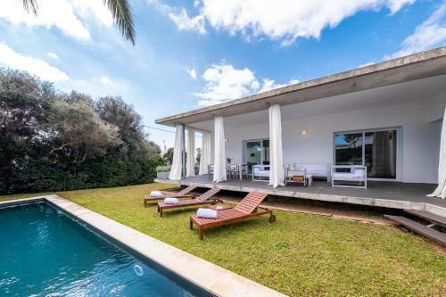 Villa White Pearl Binibeca - Lujo Moderno En Binibeca Para 9 Pax