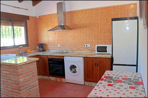 Casa Con Piscina Compartida