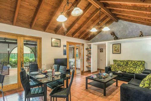 Corralejo Villa Sleeps 6 Wifi