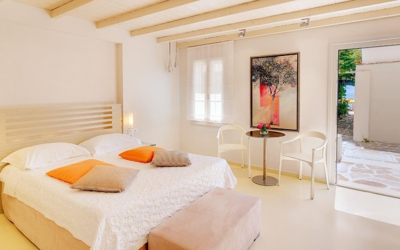 Hotel Iria Beach Art