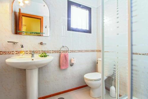 Costa Teguise Villa Sleeps 6 Air Con Wifi