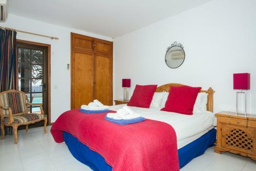 Costa Teguise Villa Sleeps 8 Pool Air Con Wifi
