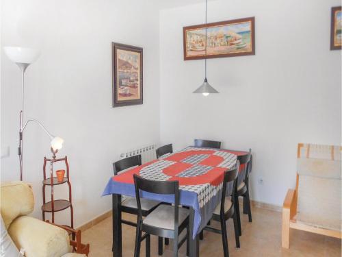 Three-bedroom Apartment In Cubelles
