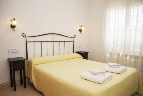 Cubelles Villa Sleeps 8 Pool Wifi