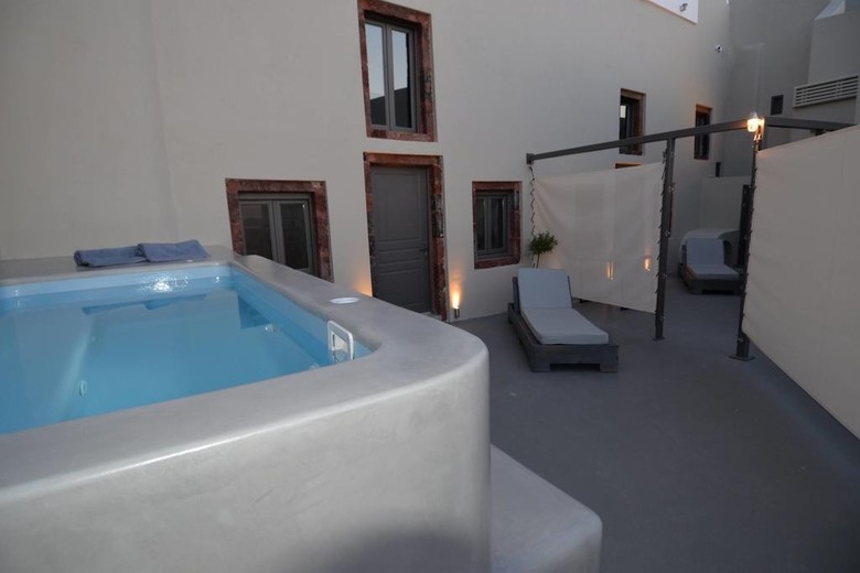 Hotel Aria Suites