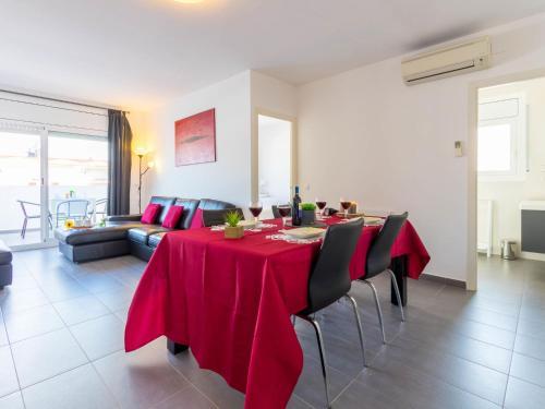 Apartment Empord�