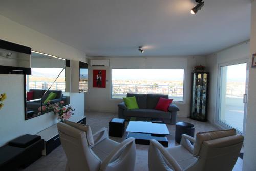 Apartamento �tico Club N�utico Ref. 239