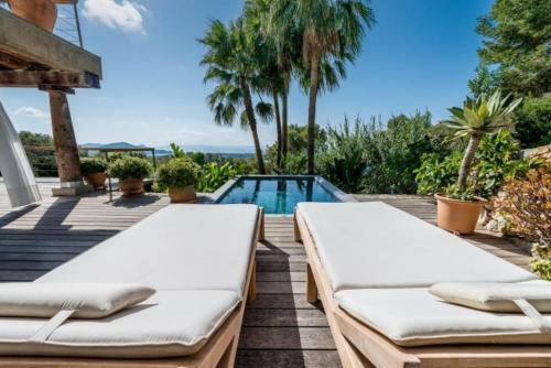 Cubells Villa Sleeps 12 Pool Air Con Wifi