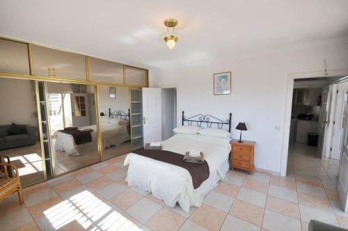 Fuengirola Villa Sleeps 15 Pool Air Con Wifi