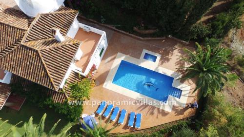 Fuengirola Villa Sleeps 14 Pool Air Con Wifi