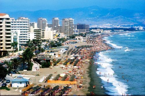 Apartamento Sky-high Seaside Getaway In Fuengirola!