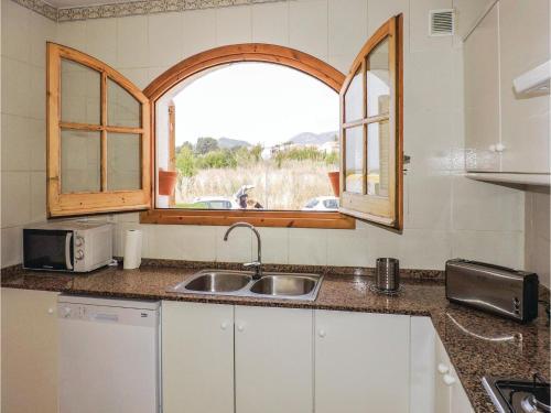 Three-bedroom Holiday Home In L`hospit. De L`infant
