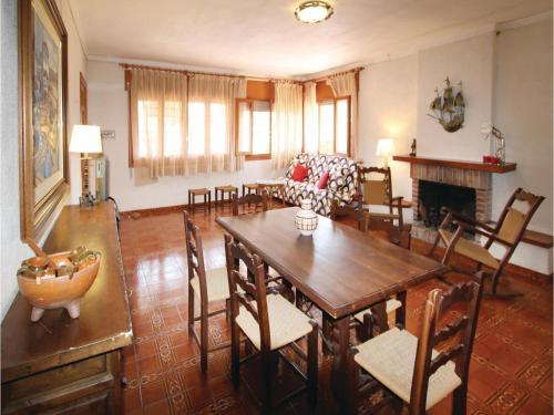 Four-bedroom Holiday Home In Torre de La Horadada