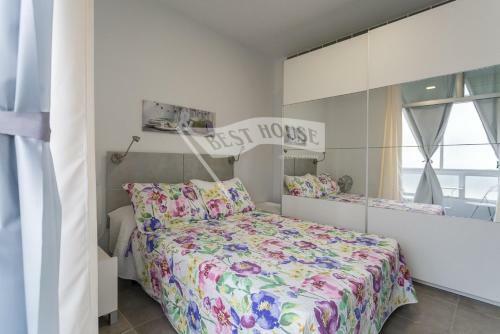 Central Apartment Near Beach And Port