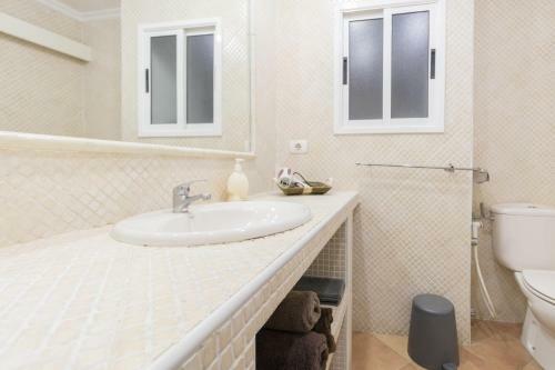 Central Square Apartment To Share "with Sea Views"