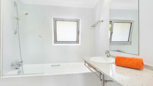 Lloret De Mar Villa Sleeps 8