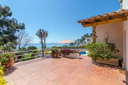 Lloret De Mar Villa Sleeps 9 Pool