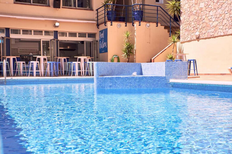 Checkin Caribe Youth Hotel