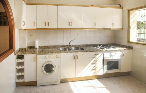 Three-bedroom Holiday Home In Los Urrutias