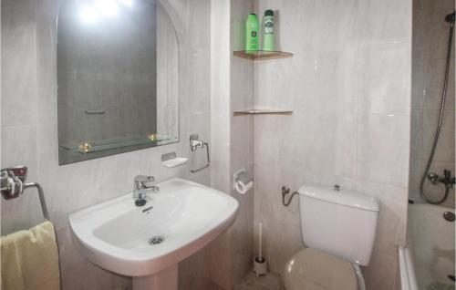 Three-bedroom Holiday Home In Los Urrutias