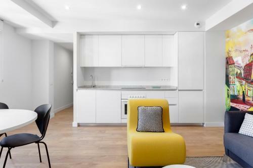 Home Art Apartments