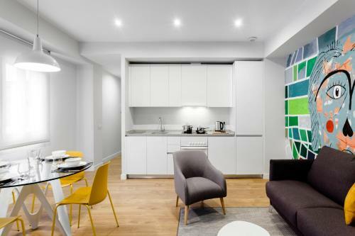 Home Art Apartments